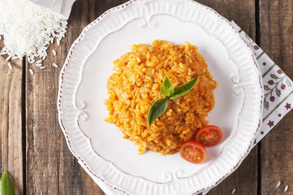 Arroz con salsa de tomate