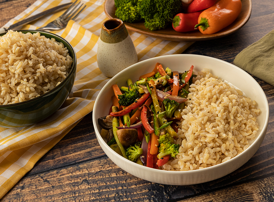wok de arroz integral con vegetales