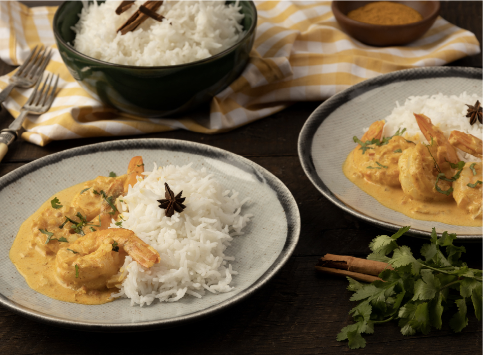 Miraflores Arroz Basmati acompañado con camarones y leche de coco